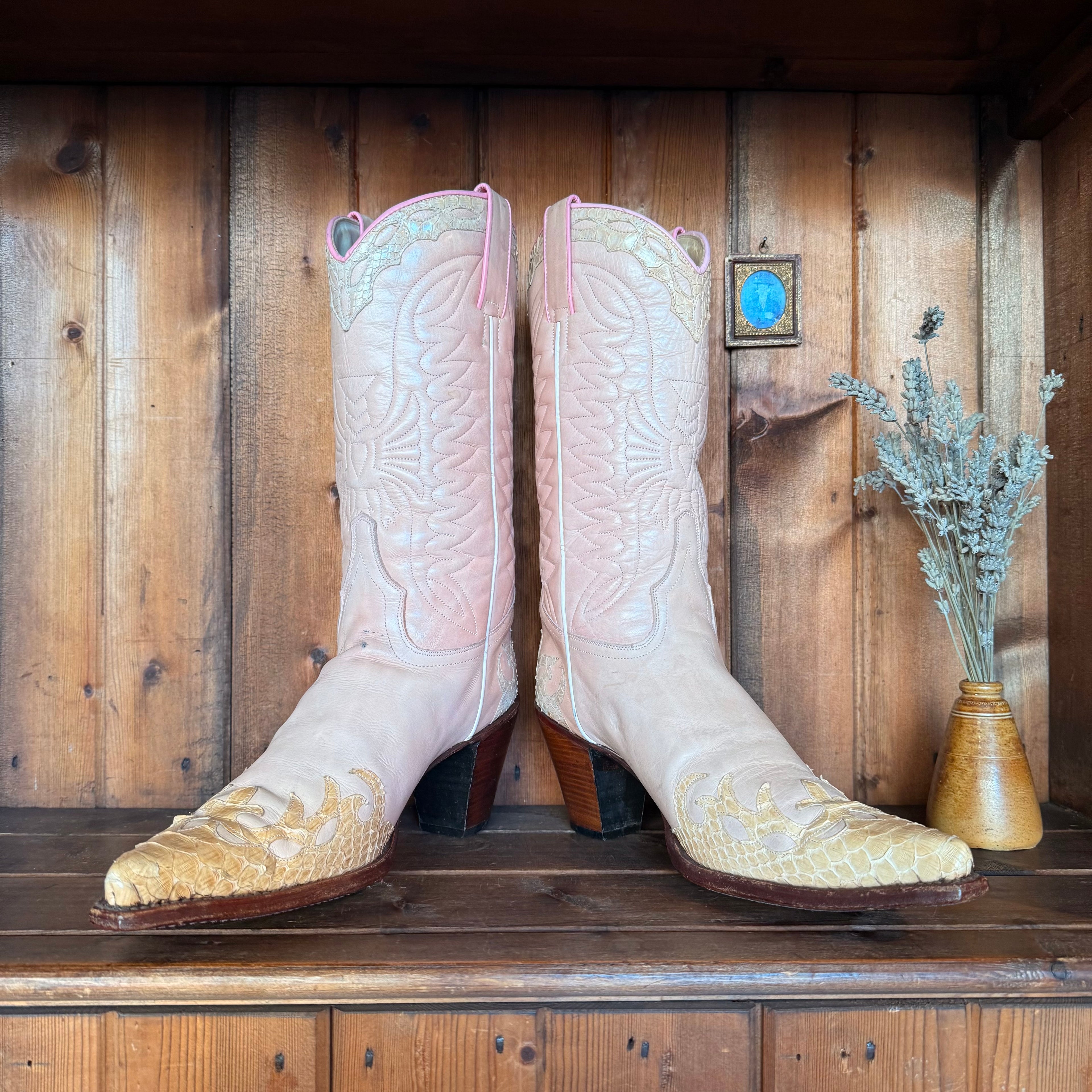 UK 7 - Judy Rothchild x R. Soles Baby Pink