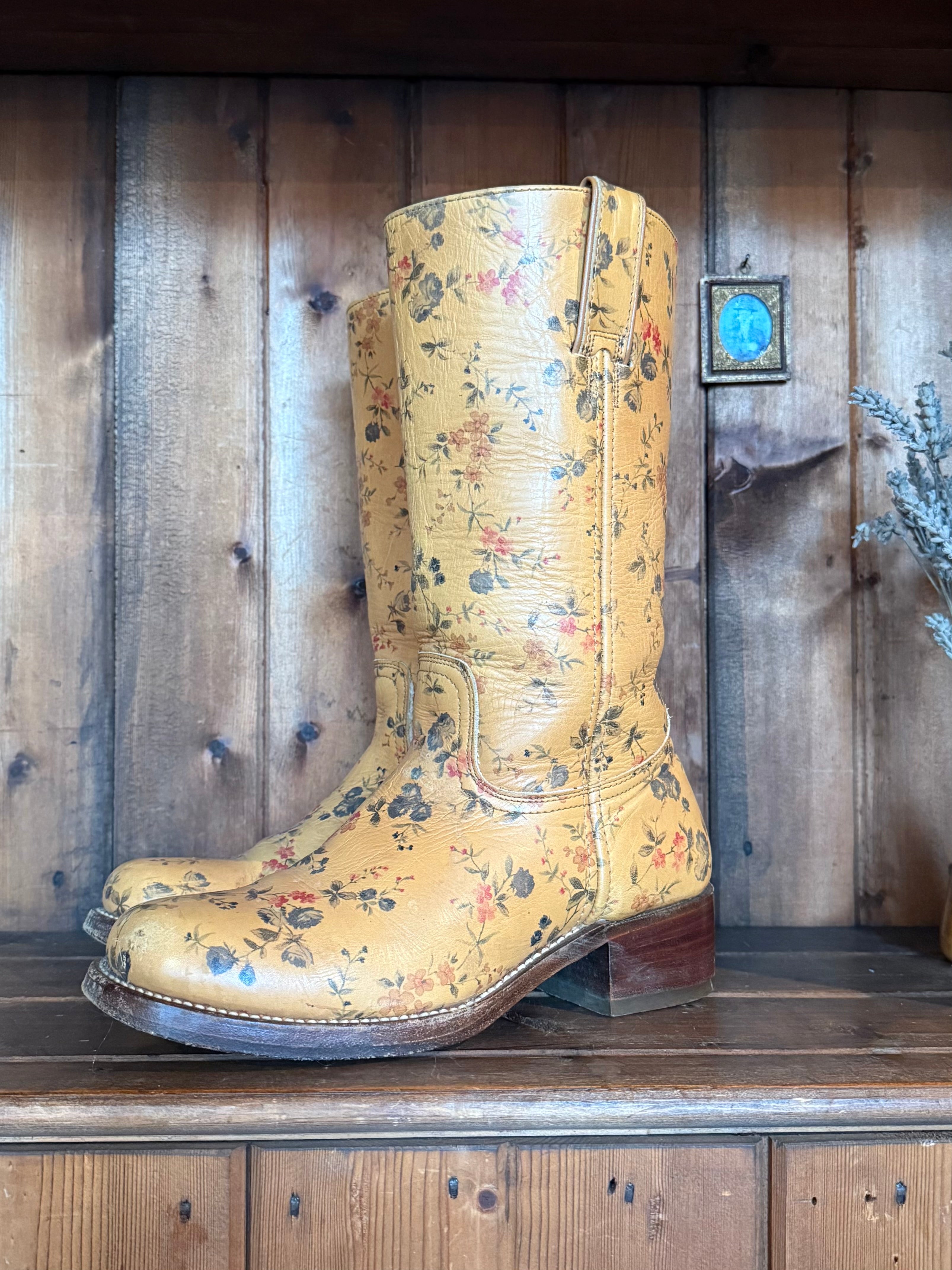 UK 6 / 5.5 - Vintage Floral Campus Style Boots