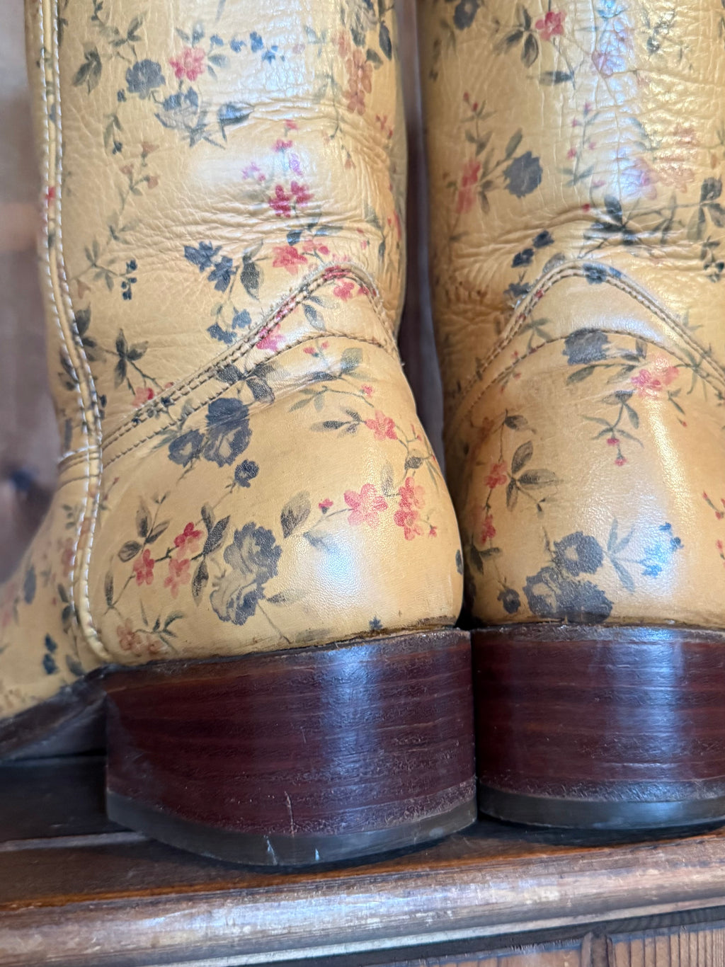 UK 6 / 5.5 - Vintage Floral Campus Style Boots