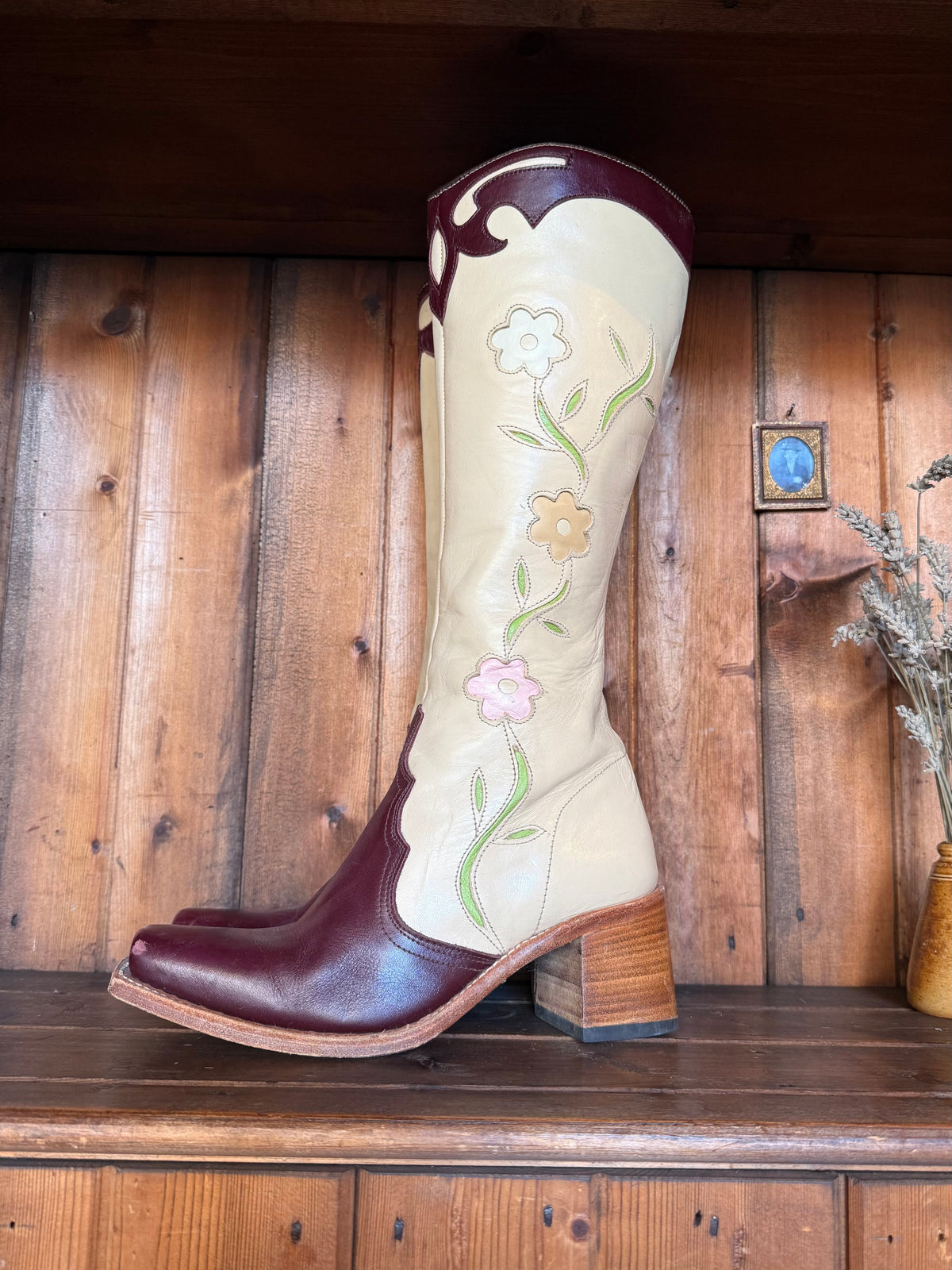 UK 5 - Rare Sendra Flower Boots