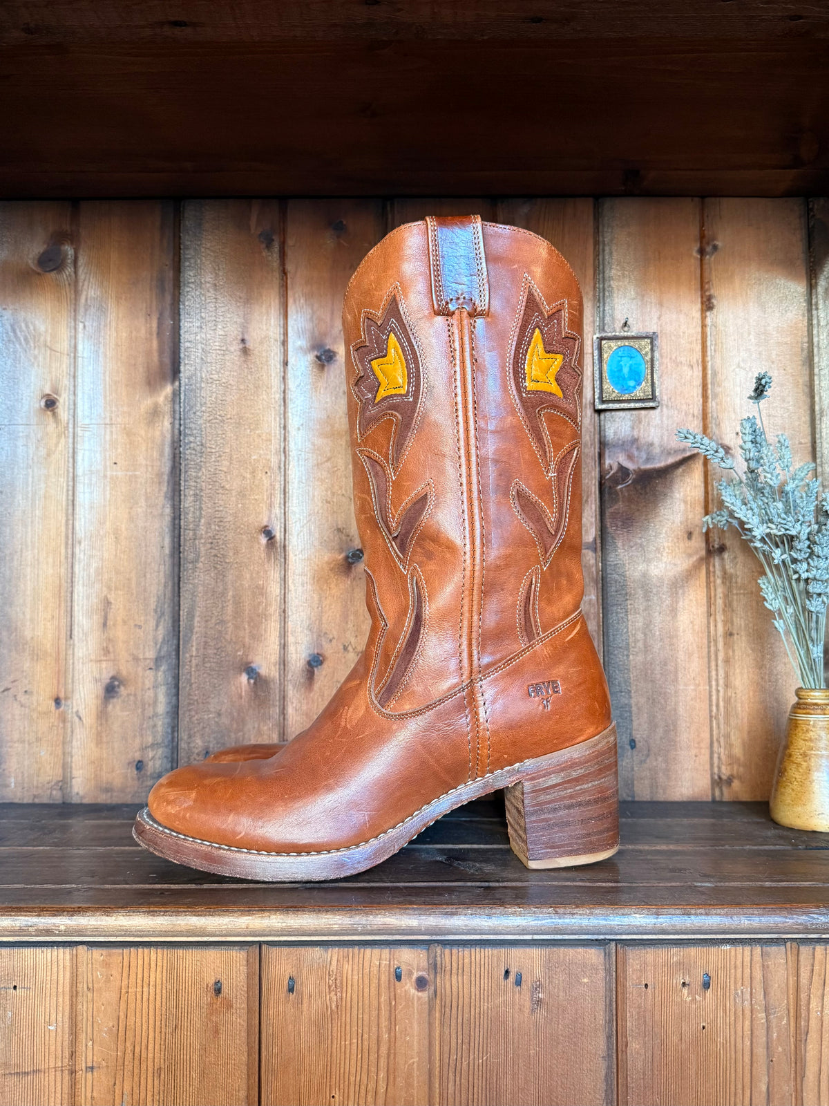 UK 8 - Vintage rare Frye tan flower tulip boots