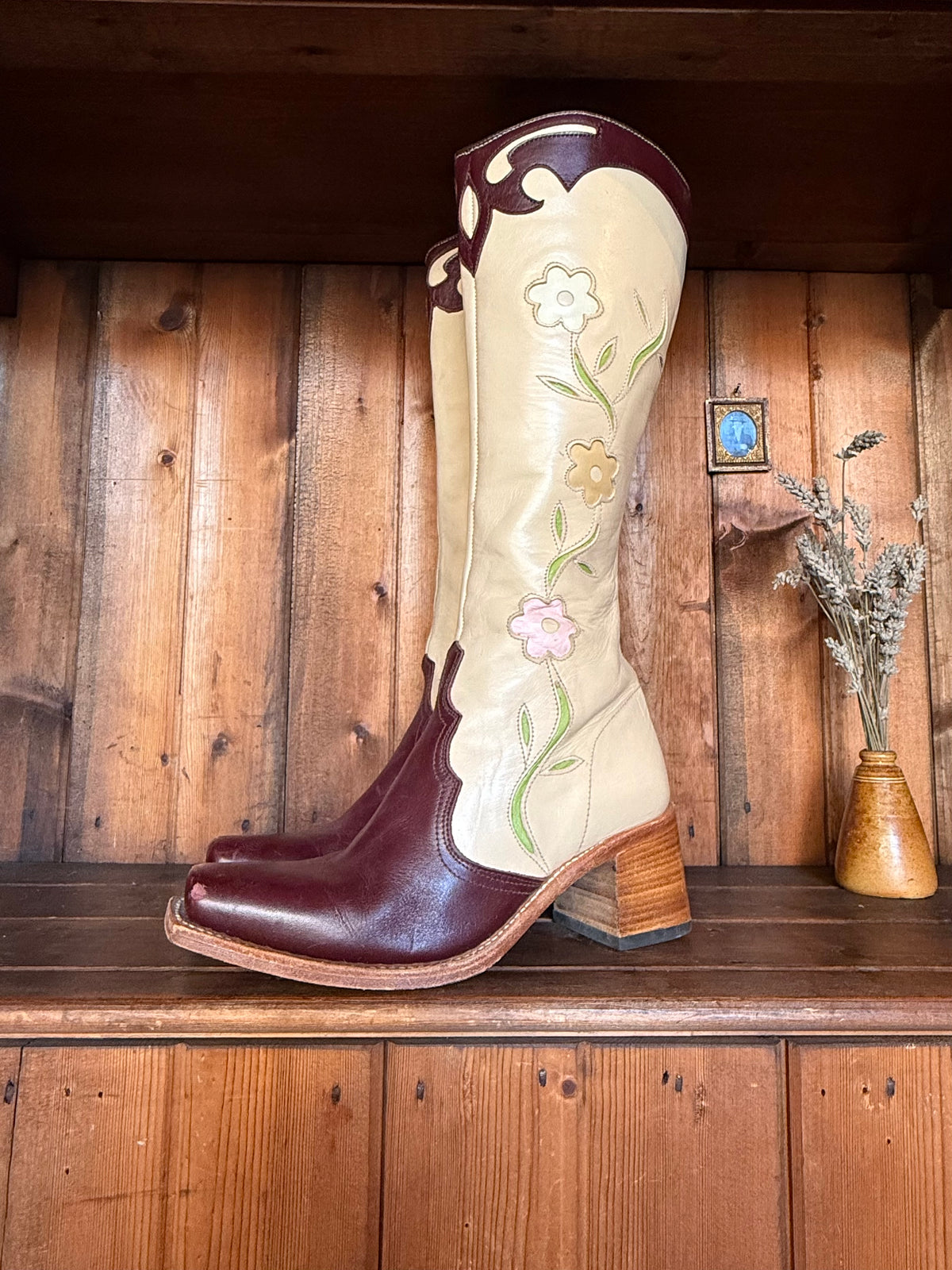 UK 5 - Rare Sendra Flower Boots