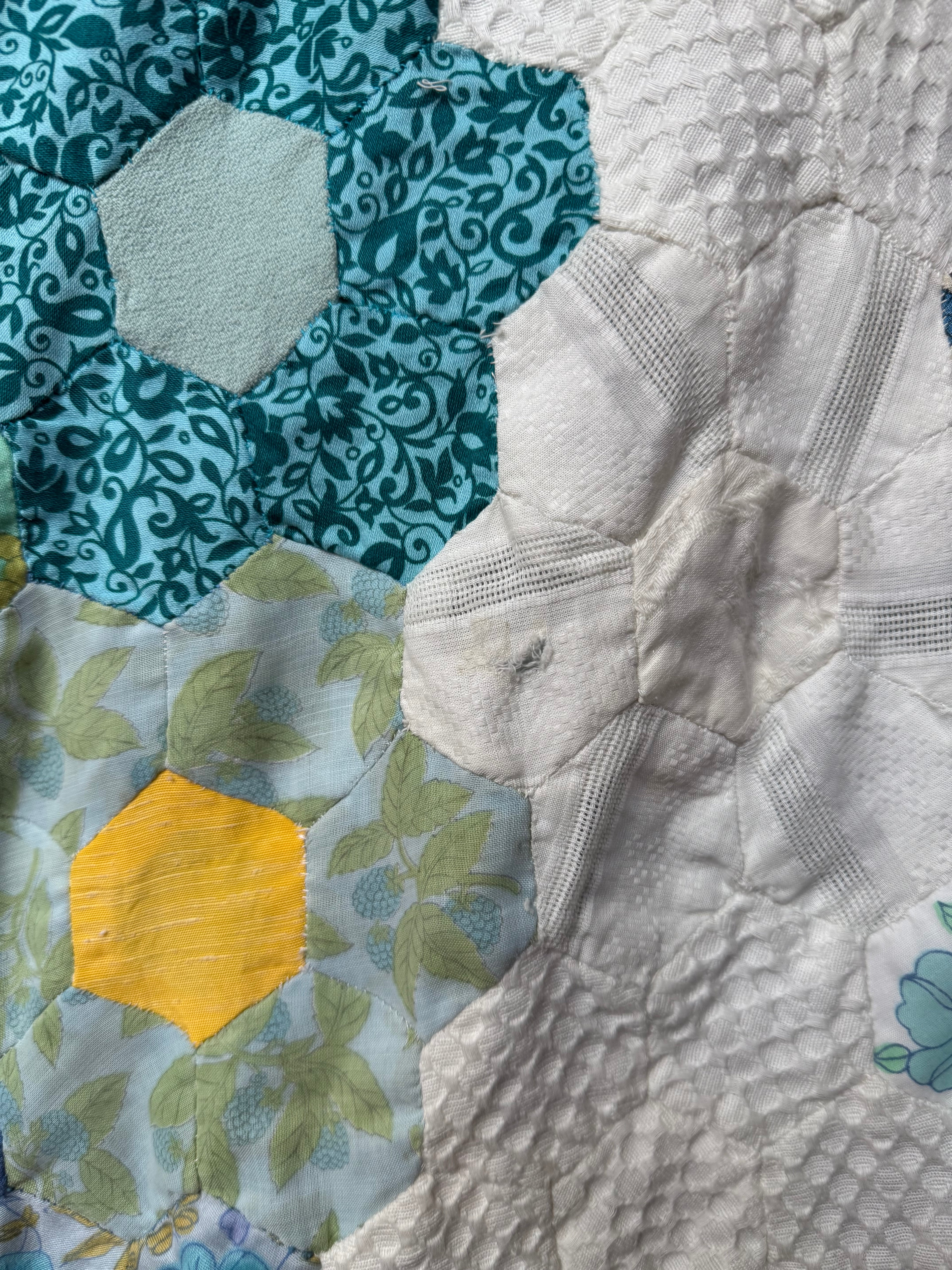 Vintage 1970s ‘Grandmothers Flower Garden’ handmade Quilt