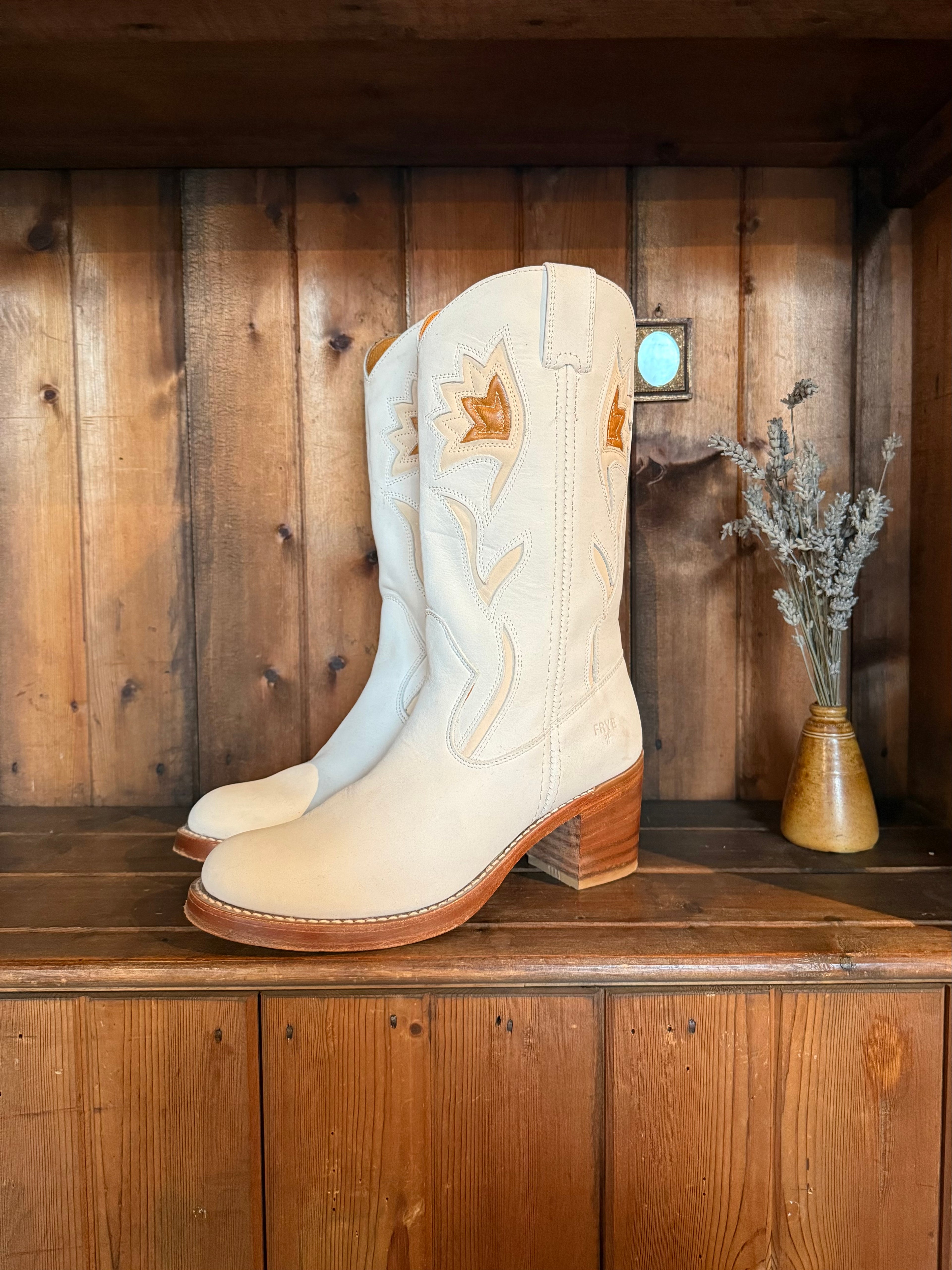 UK 7 - Vintage Rare Frye White Soft Suede Tulip Boots.