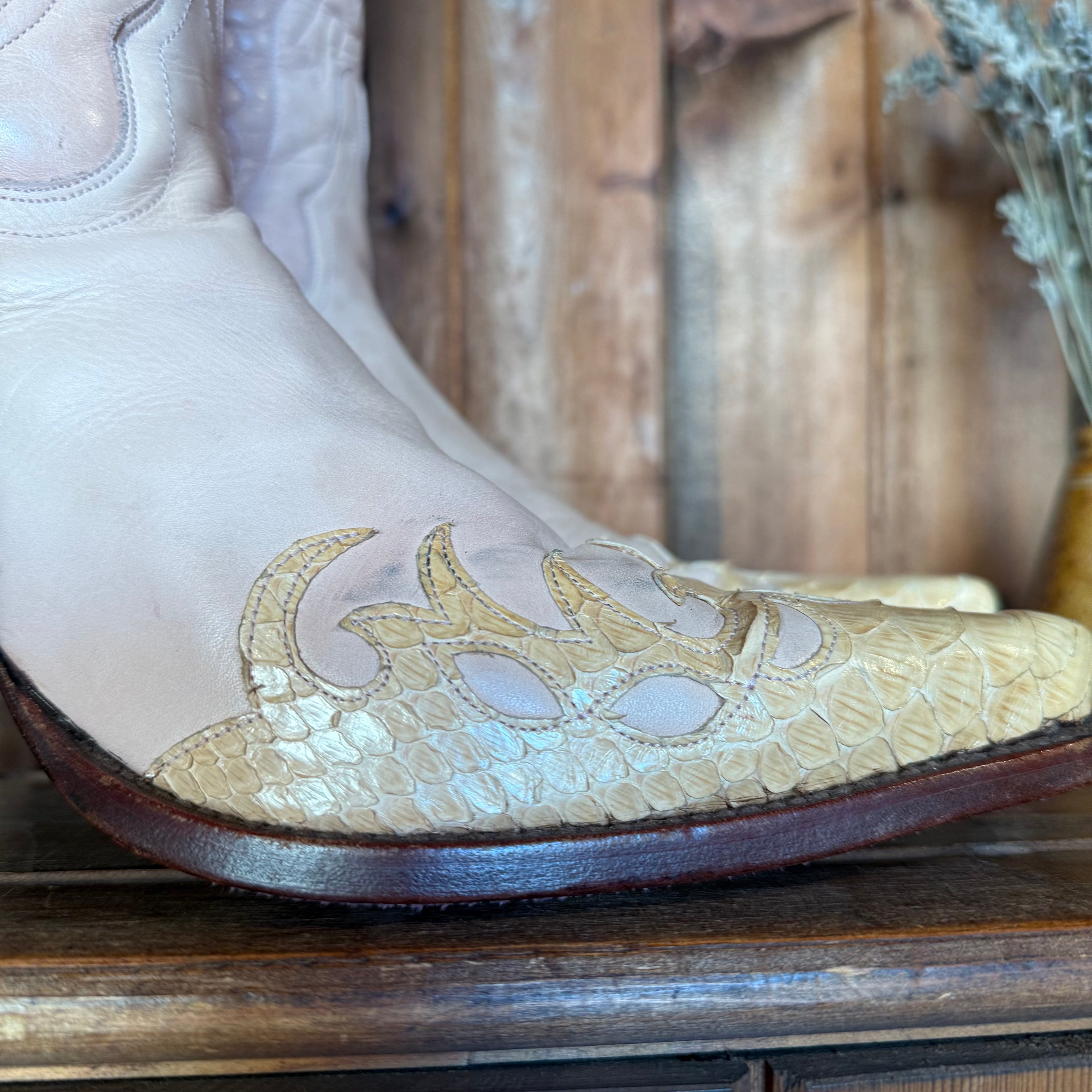 UK 7 - Judy Rothchild x R. Soles Baby Pink