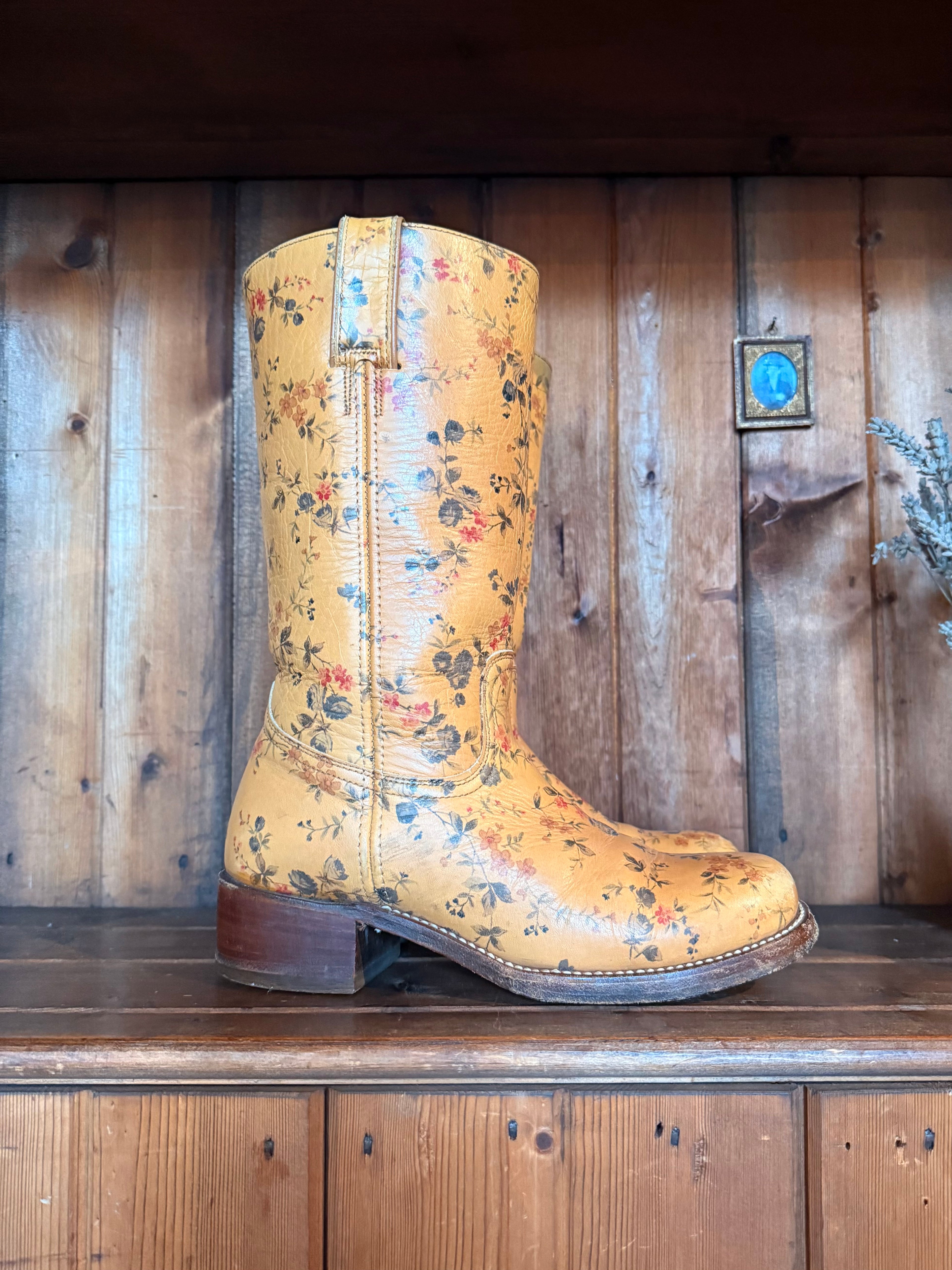 UK 6 / 5.5 - Vintage Floral Campus Style Boots