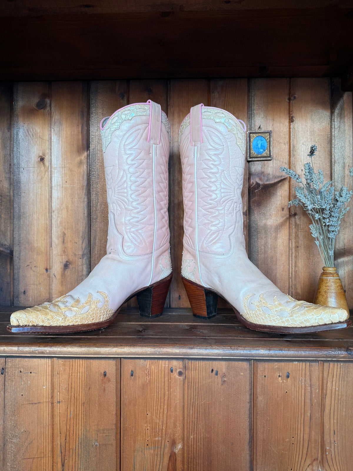 UK 7 - Judy Rothchild x R. Soles Baby Pink