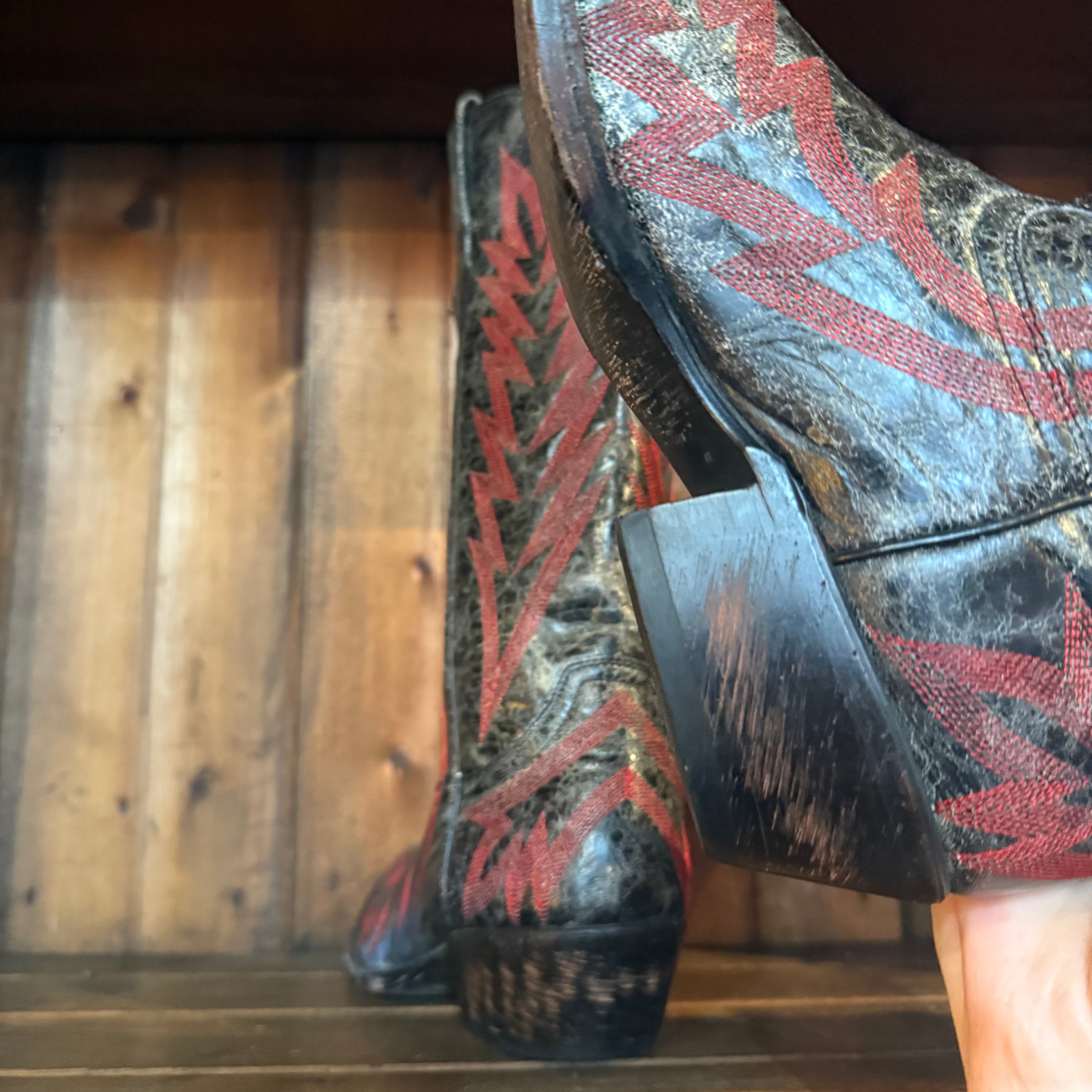 UK 5 - Vintage Flame Stitch Cowboy Boots