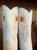 UK 7 - Vintage Rare Frye White Soft Suede Tulip Boots.