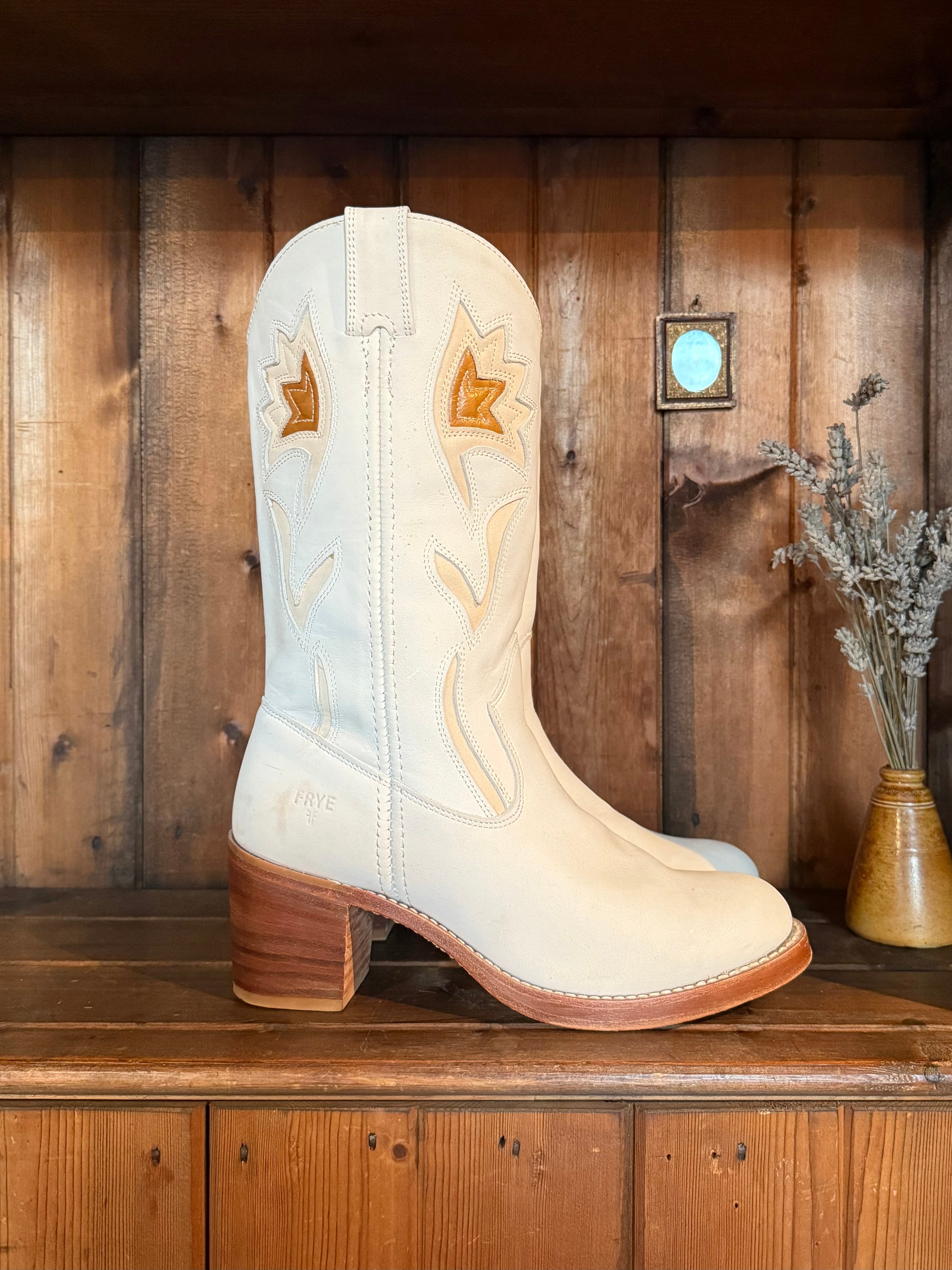 UK 7 - Vintage Rare Frye White Soft Suede Tulip Boots.