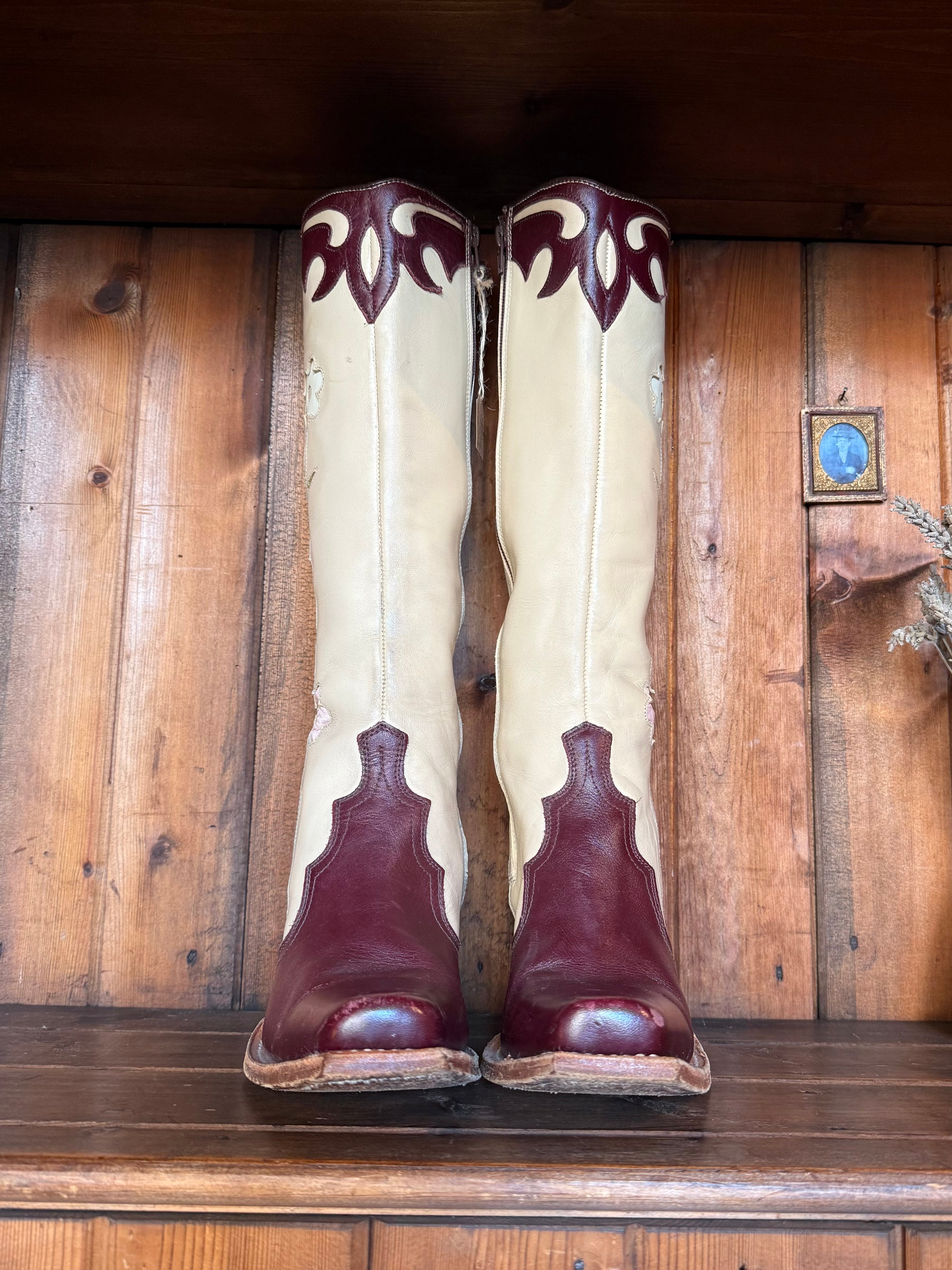 UK 5 - Rare Sendra Flower Boots