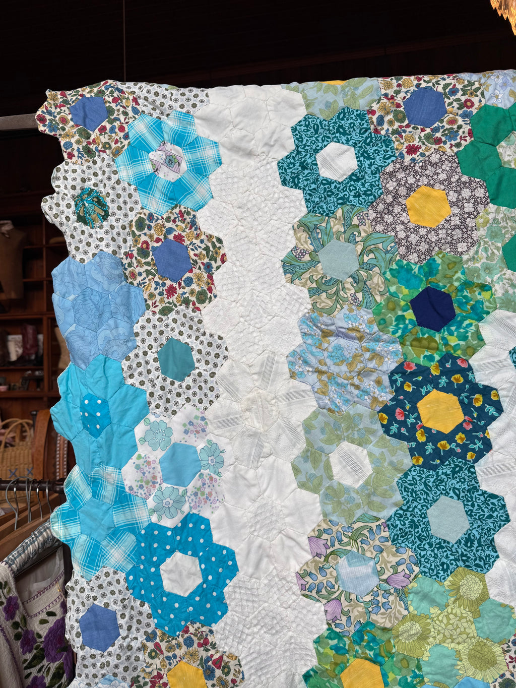 Vintage 1970s ‘Grandmothers Flower Garden’ handmade Quilt