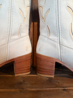 UK 7 - Vintage Rare Frye White Soft Suede Tulip Boots.