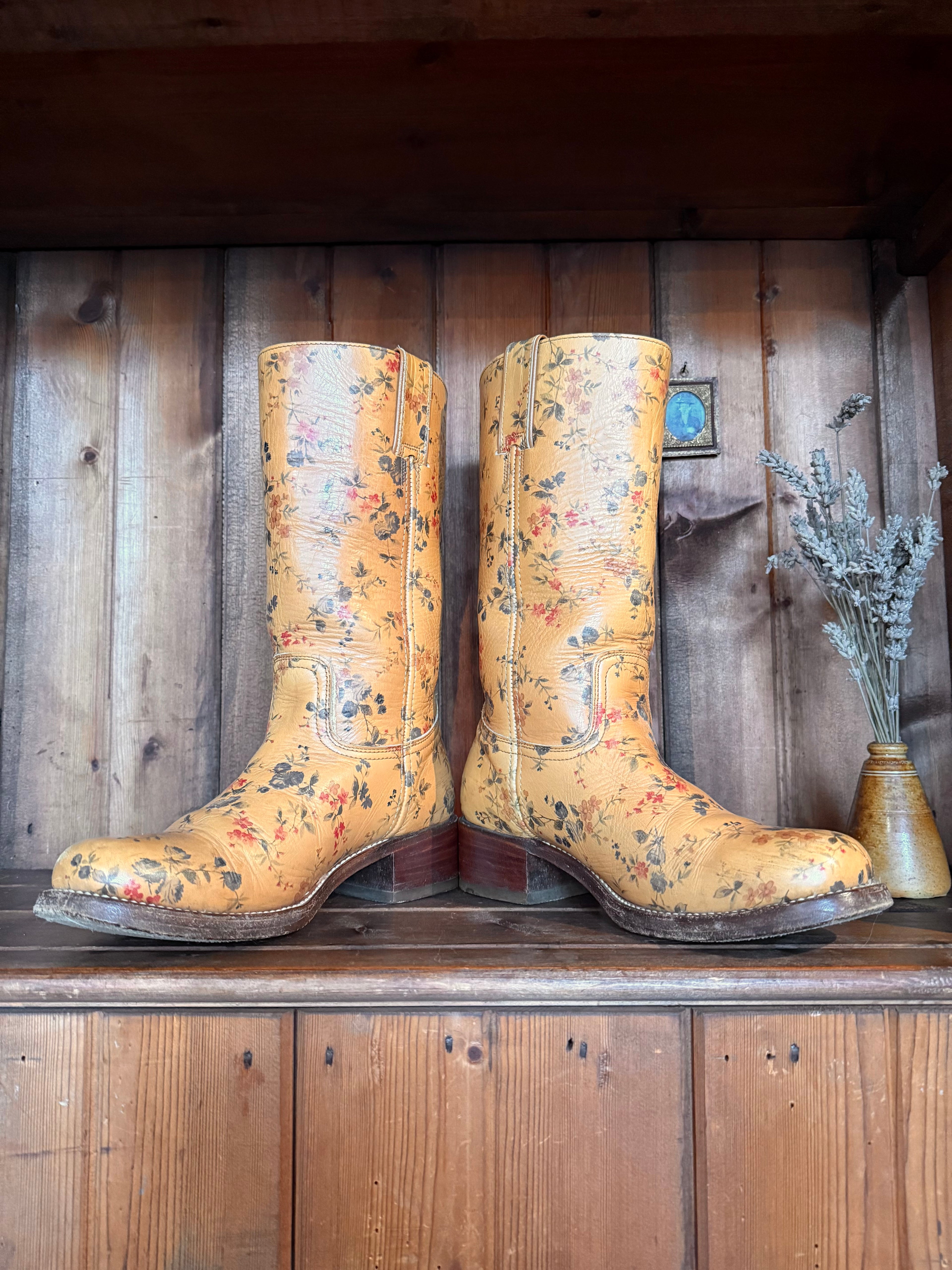 UK 6 / 5.5 - Vintage Floral Campus Style Boots