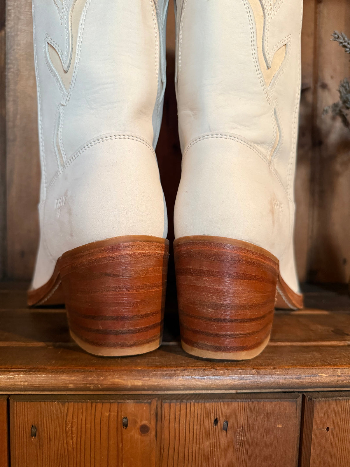 UK 7 - Vintage Rare Frye White Soft Suede Tulip Boots.