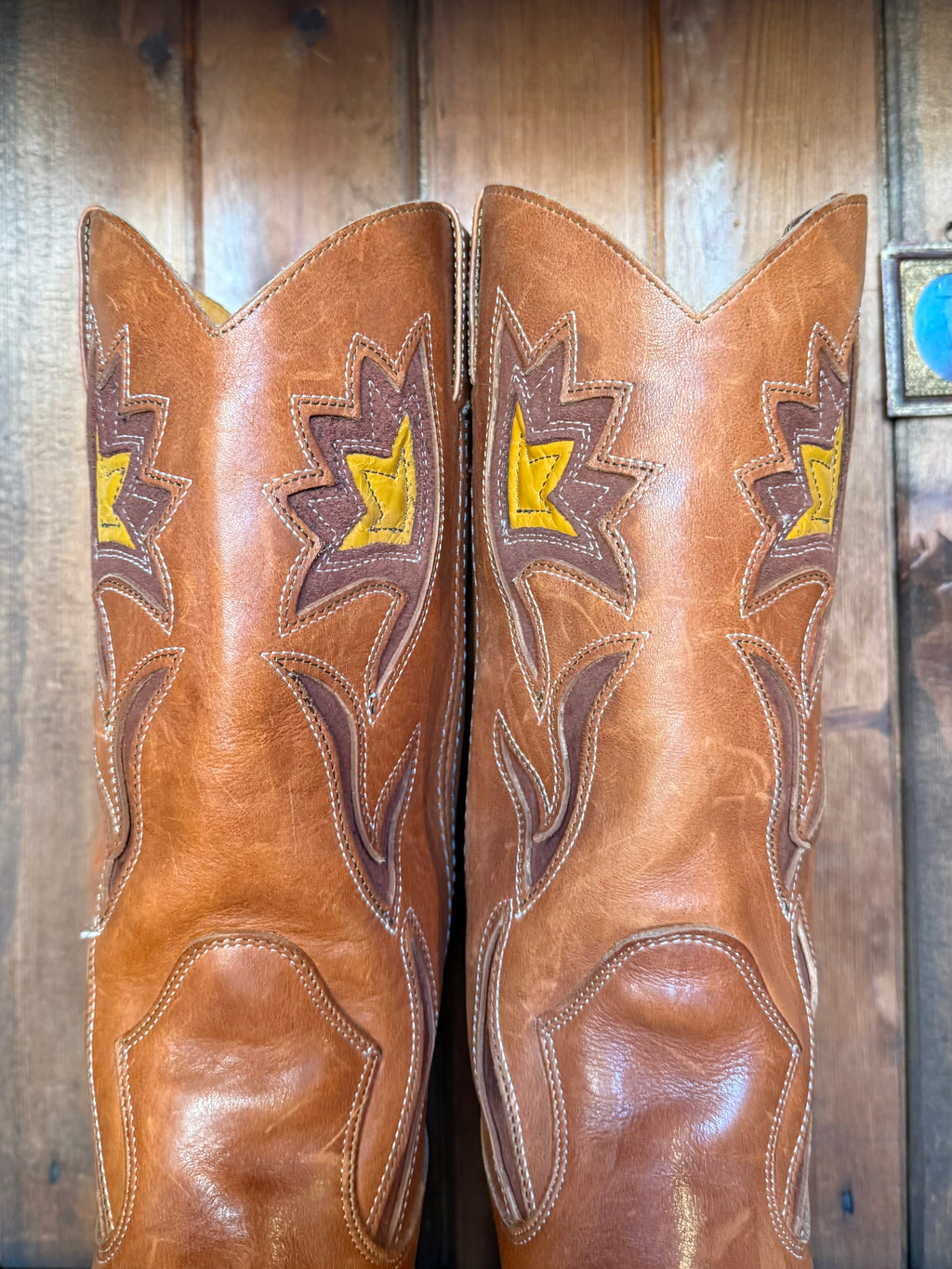 UK 8 - Vintage rare Frye tan flower tulip boots