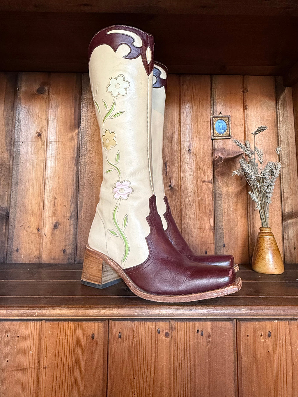 UK 5 - Rare Sendra Flower Boots