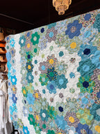 Vintage 1970s ‘Grandmothers Flower Garden’ handmade Quilt