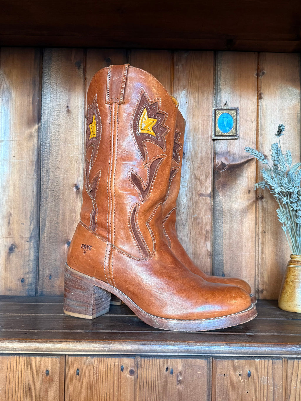 UK 8 - Vintage rare Frye tan flower tulip boots