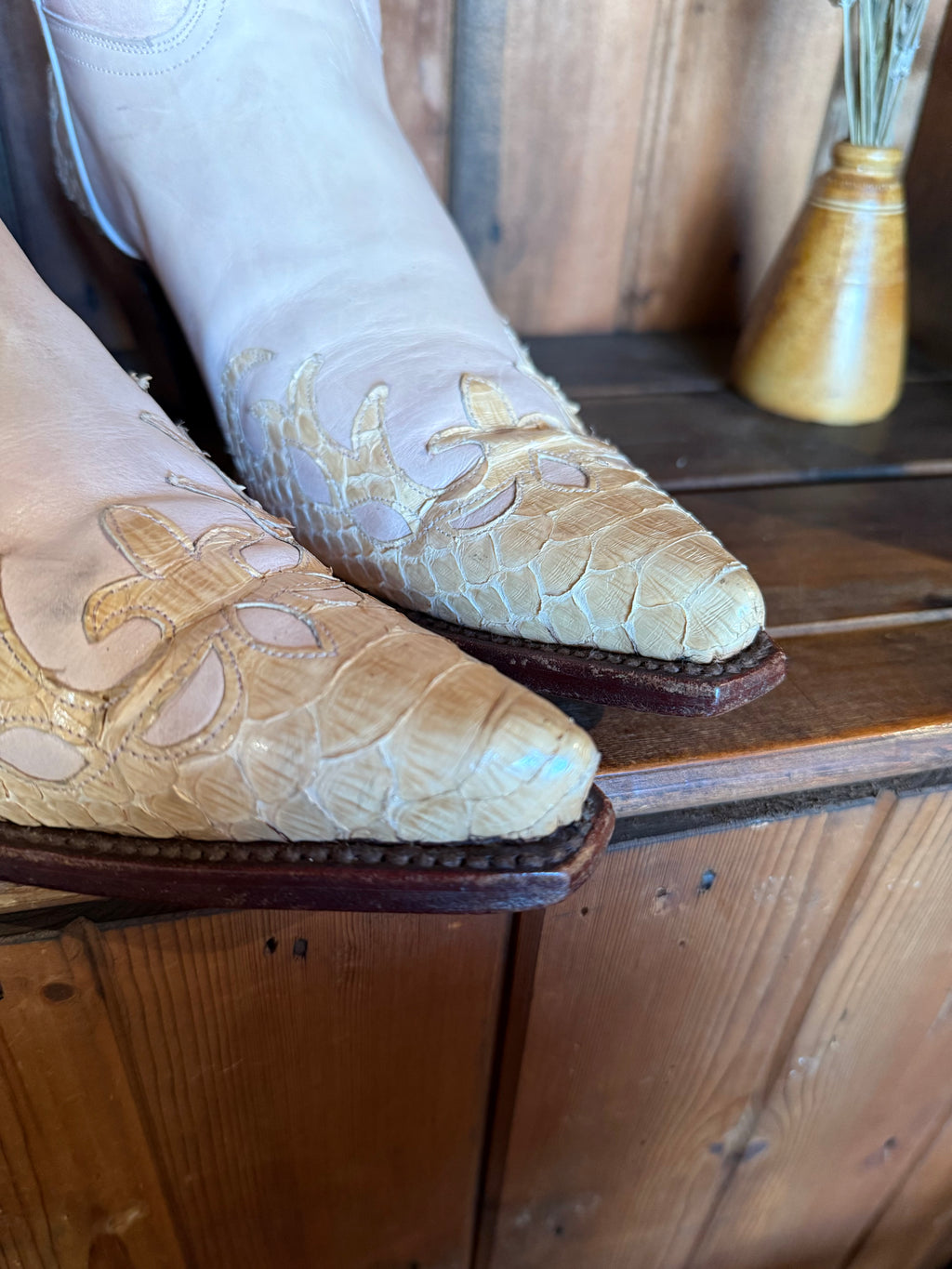 UK 7 - Judy Rothchild x R. Soles Baby Pink