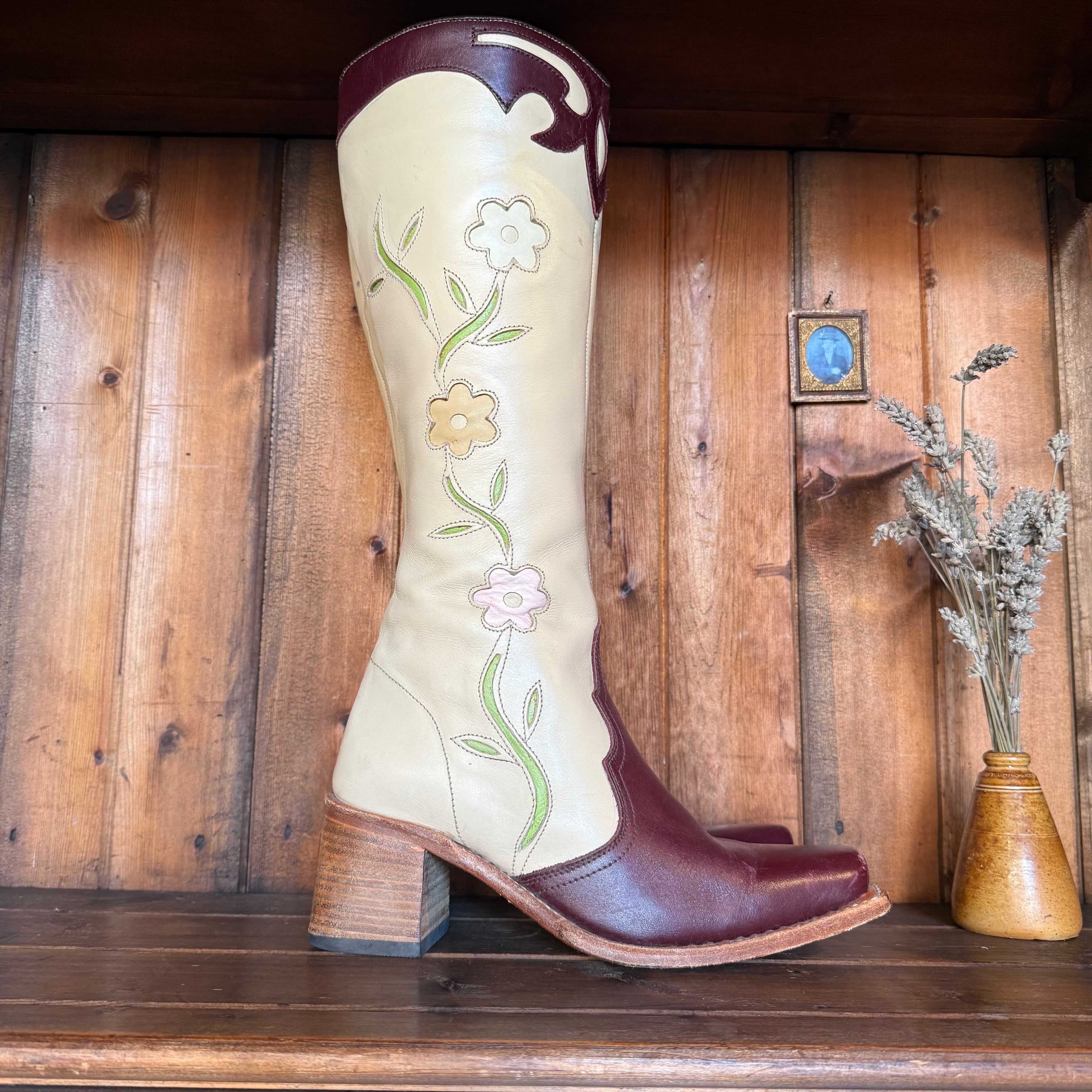 UK 5 - Rare Sendra Flower Boots