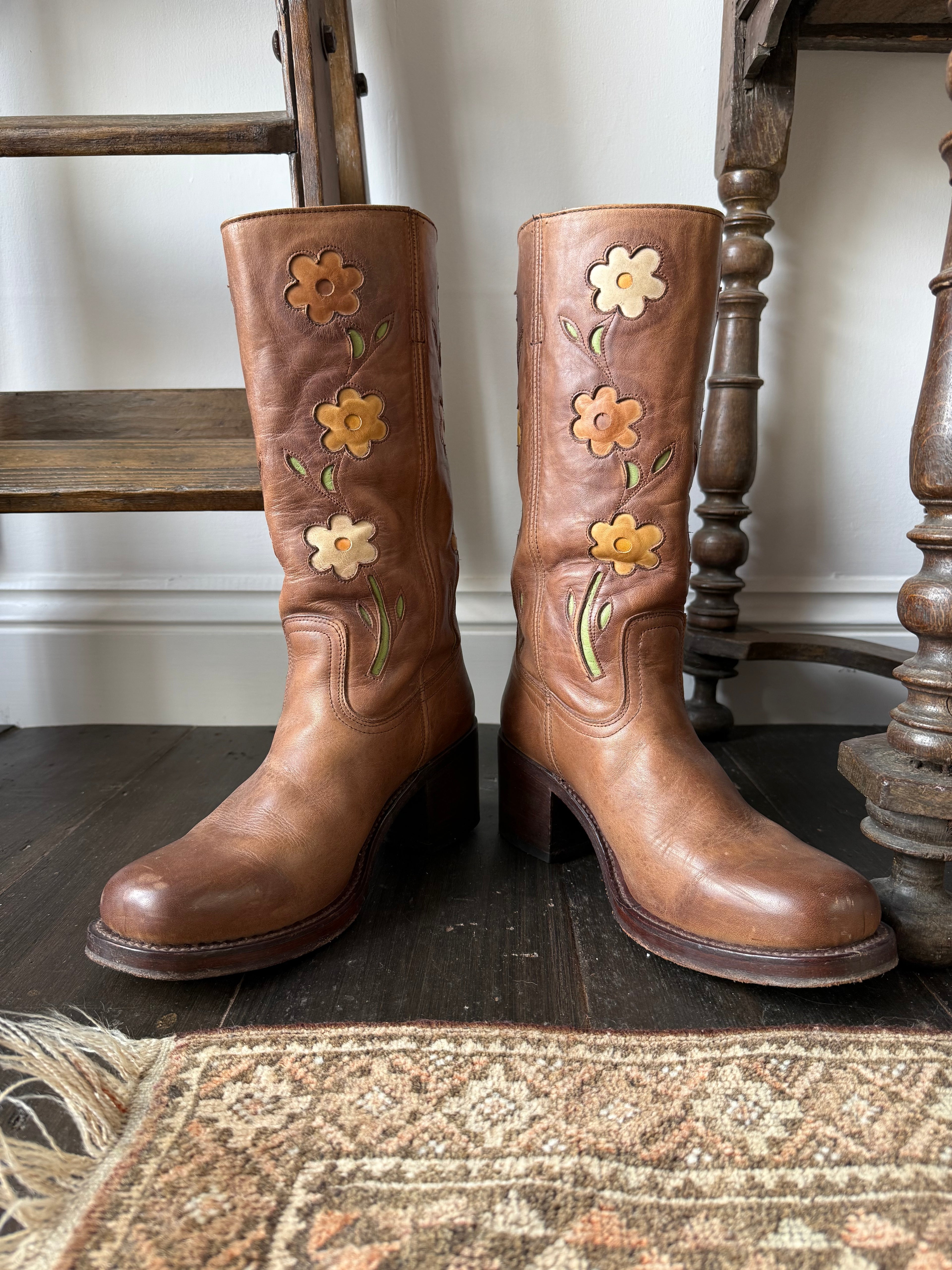 UK 7.5 - Sendra Flower Boots