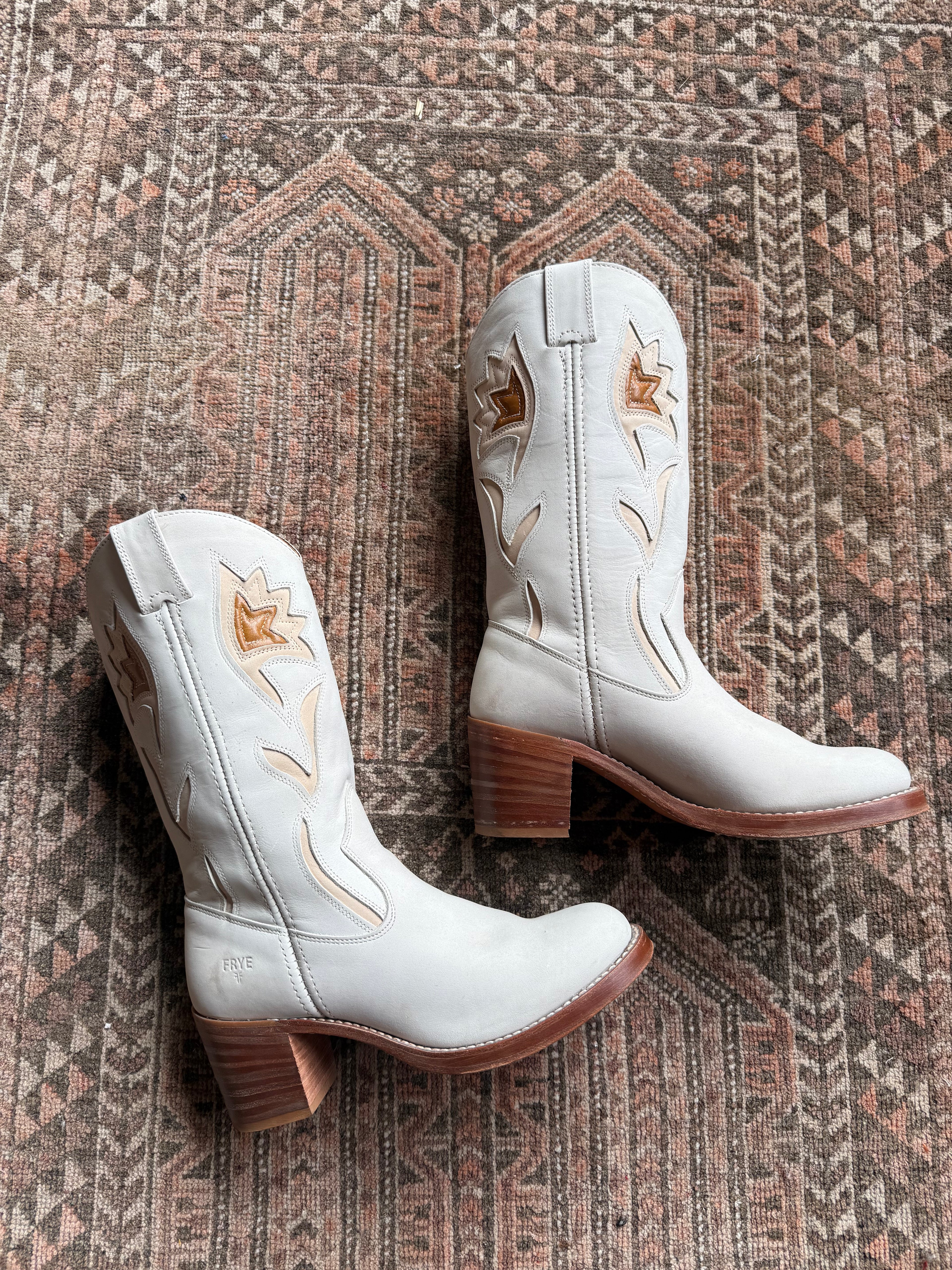 UK 7 - Vintage Rare Frye White Soft Suede Tulip Boots.